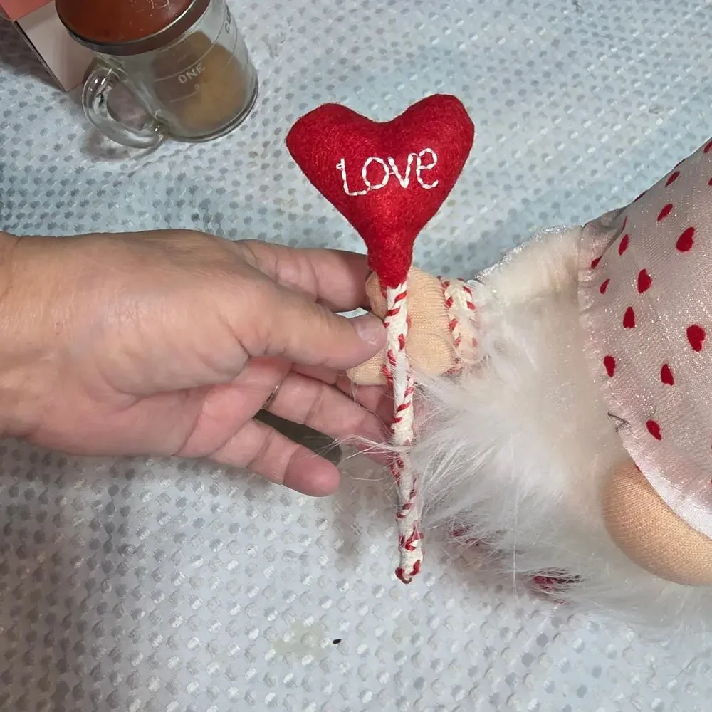 VALENTINE GNOME SHELF SITTER WITH LOVE LOLLIPOP
